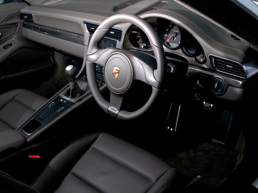  Porsche 911 Carrera 4 2012 года  (UK) (фото 2 из 12)